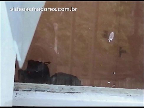 ❤️ Home cachondo mirando á súa moza con outro mozo, gravando un vídeo de carallo sen molestar á parella ☑ Porno anal a nós gl.pornoxlxx.ru ❌️